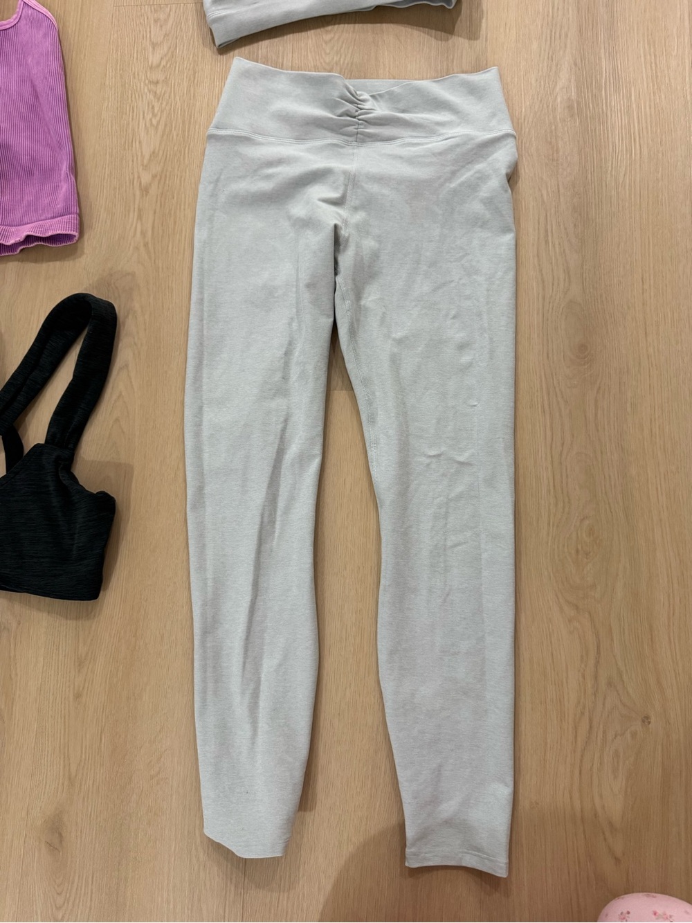 Vuori High-Waist Light Gray Leggings
